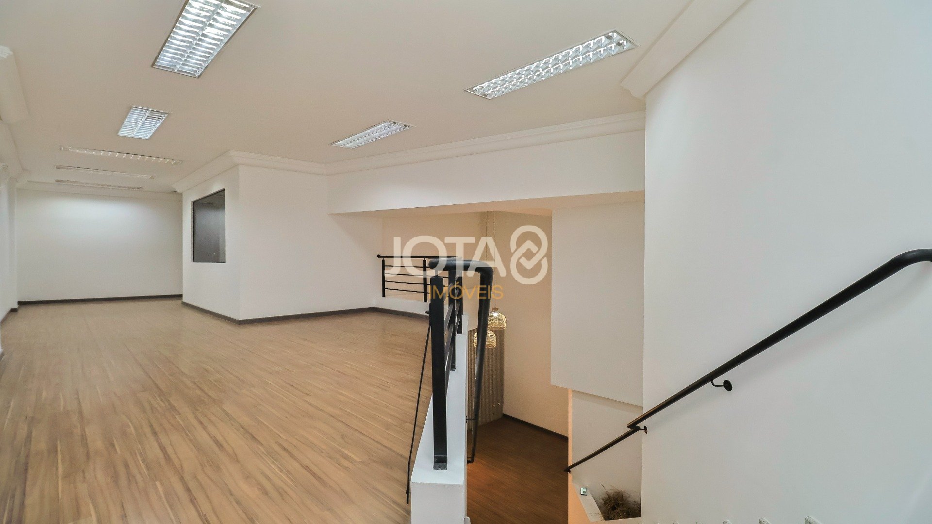 SALA COMERCIAL PARA LOCAÇÃO EM ENDEREÇO ESTRATÉGICO