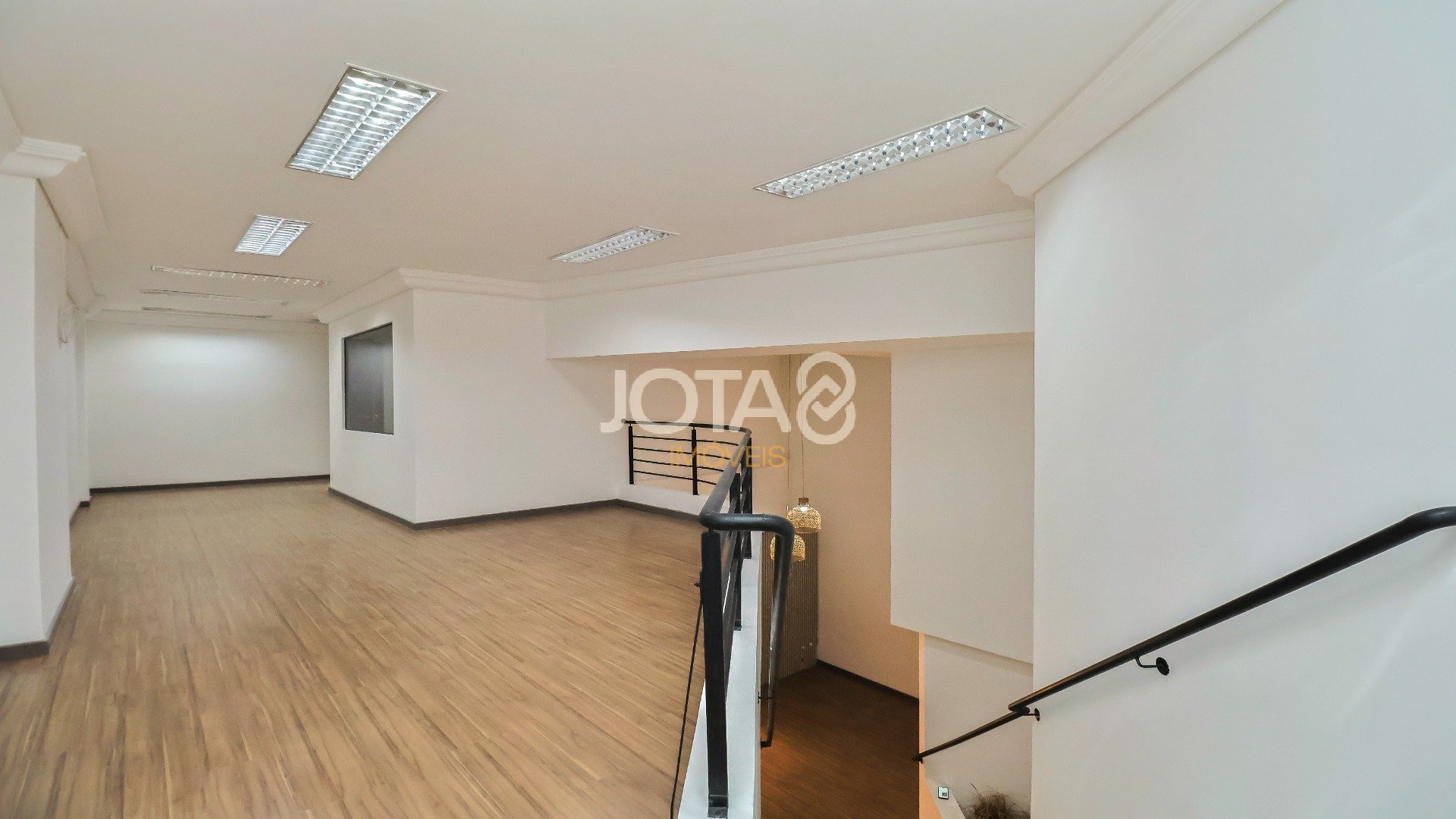 SALA COMERCIAL PARA LOCAÇÃO EM ENDEREÇO ESTRATÉGICO
