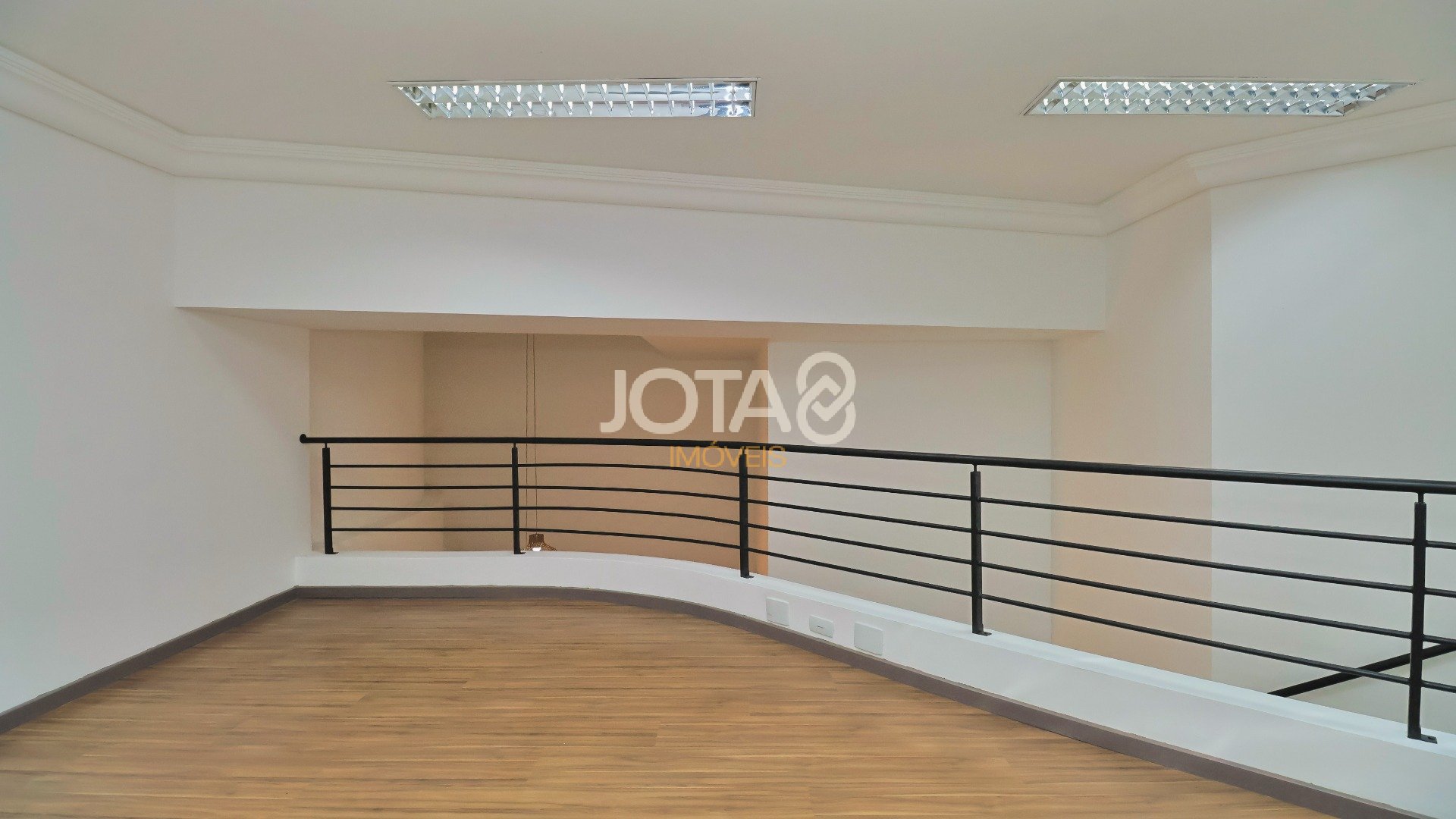 SALA COMERCIAL PARA LOCAÇÃO EM ENDEREÇO ESTRATÉGICO