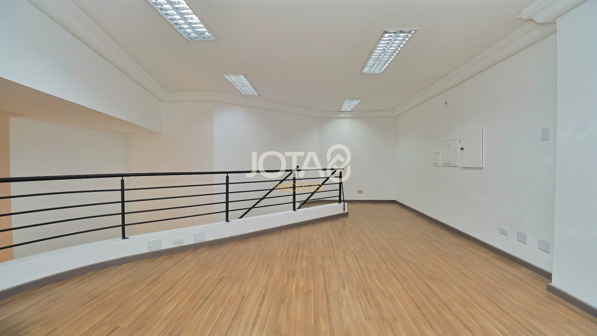 SALA COMERCIAL PARA LOCAÇÃO EM ENDEREÇO ESTRATÉGICO