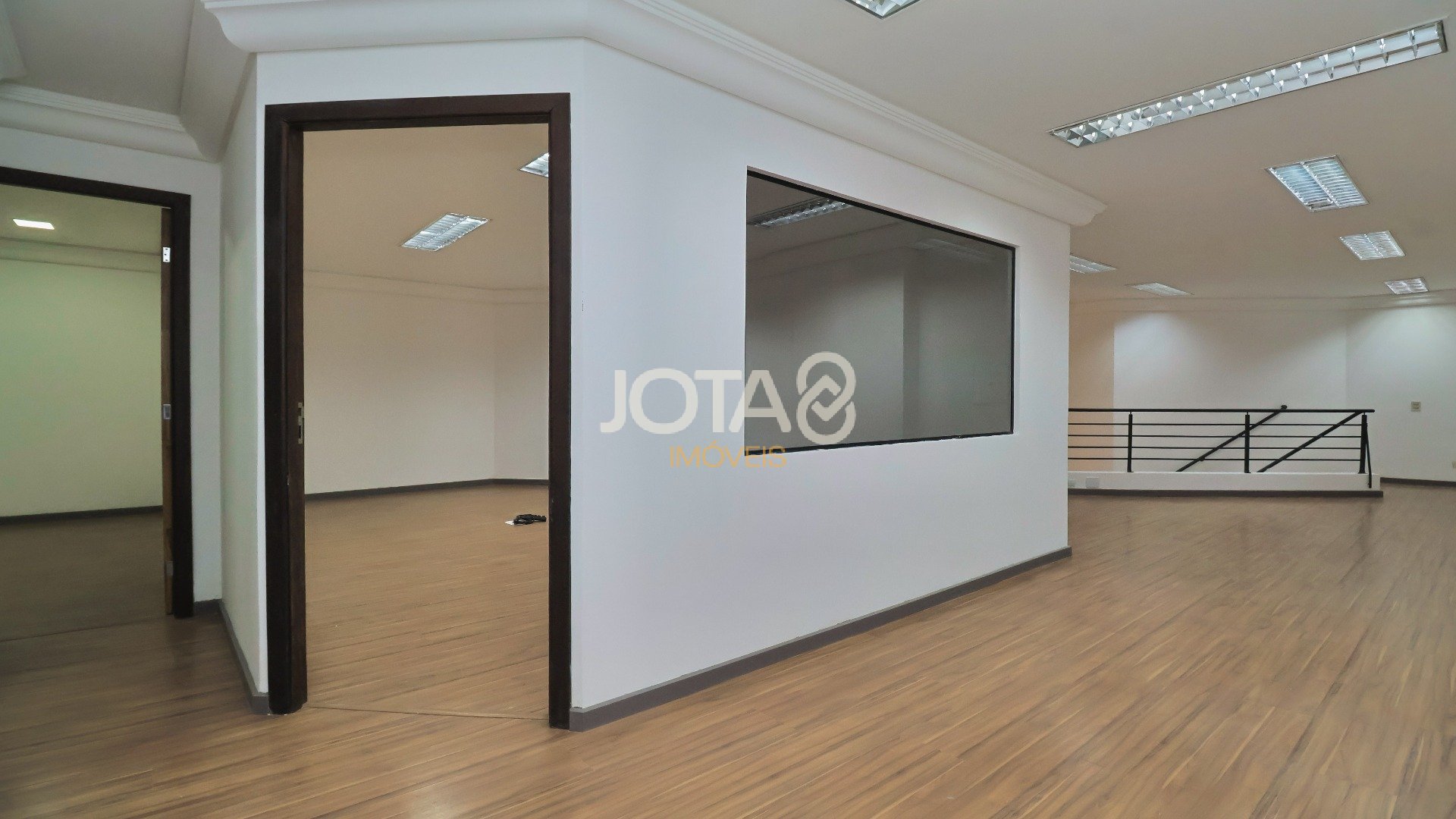 SALA COMERCIAL PARA LOCAÇÃO EM ENDEREÇO ESTRATÉGICO