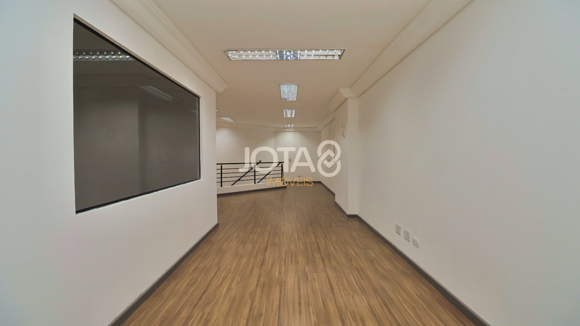 SALA COMERCIAL PARA LOCAÇÃO EM ENDEREÇO ESTRATÉGICO