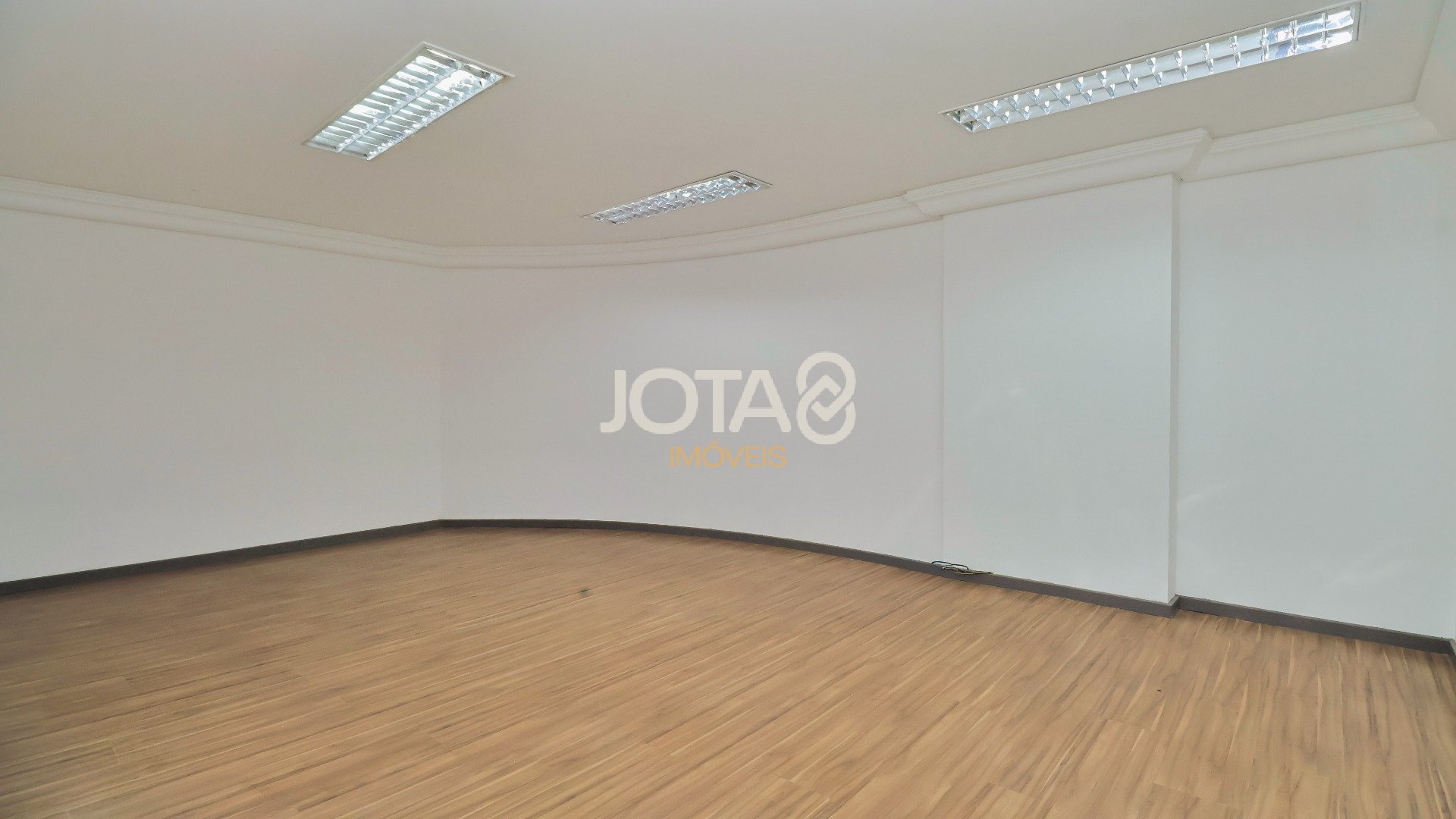 SALA COMERCIAL PARA LOCAÇÃO EM ENDEREÇO ESTRATÉGICO