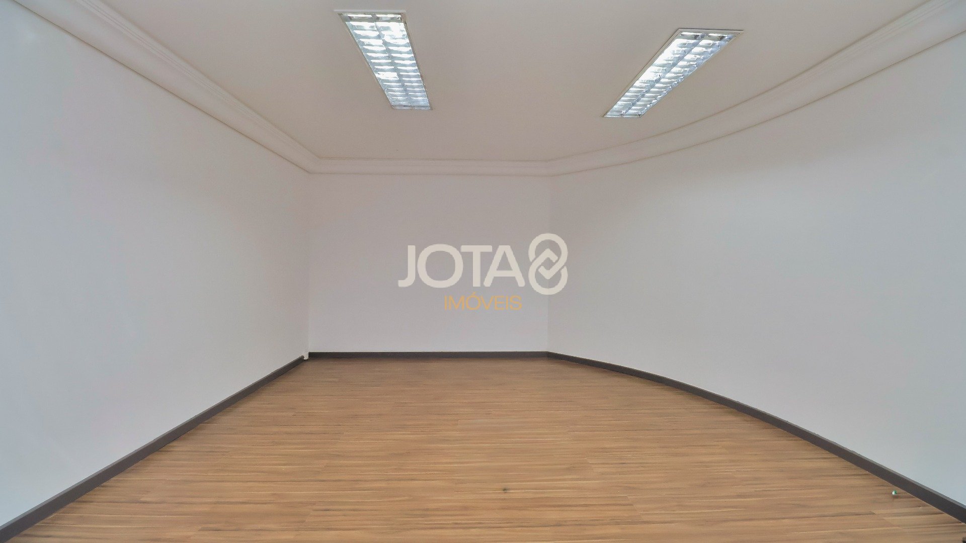 SALA COMERCIAL PARA LOCAÇÃO EM ENDEREÇO ESTRATÉGICO