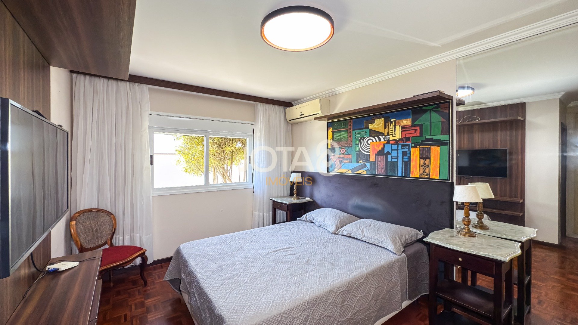 CASA EM CONDOMÍNIO COM 3 SUÍTES EM SANTA FELICIDADE