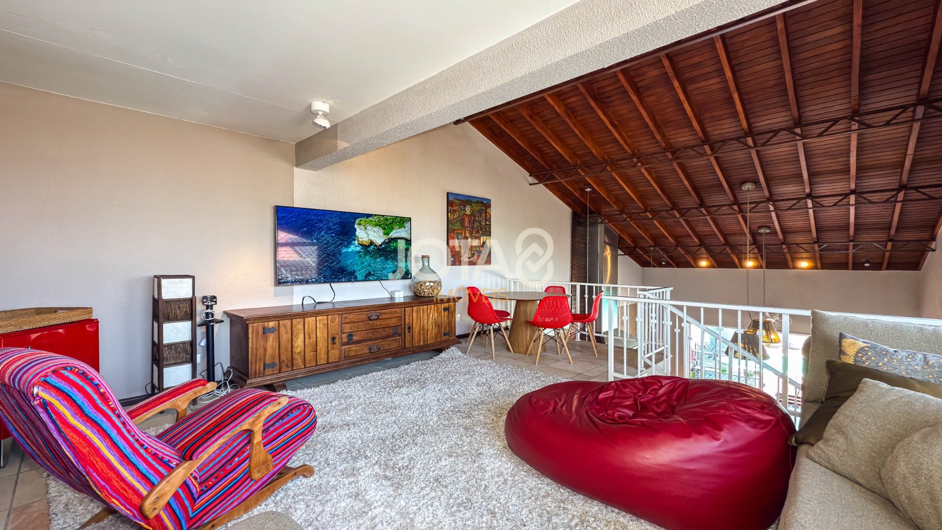 CASA EM CONDOMÍNIO COM 3 SUÍTES EM SANTA FELICIDADE