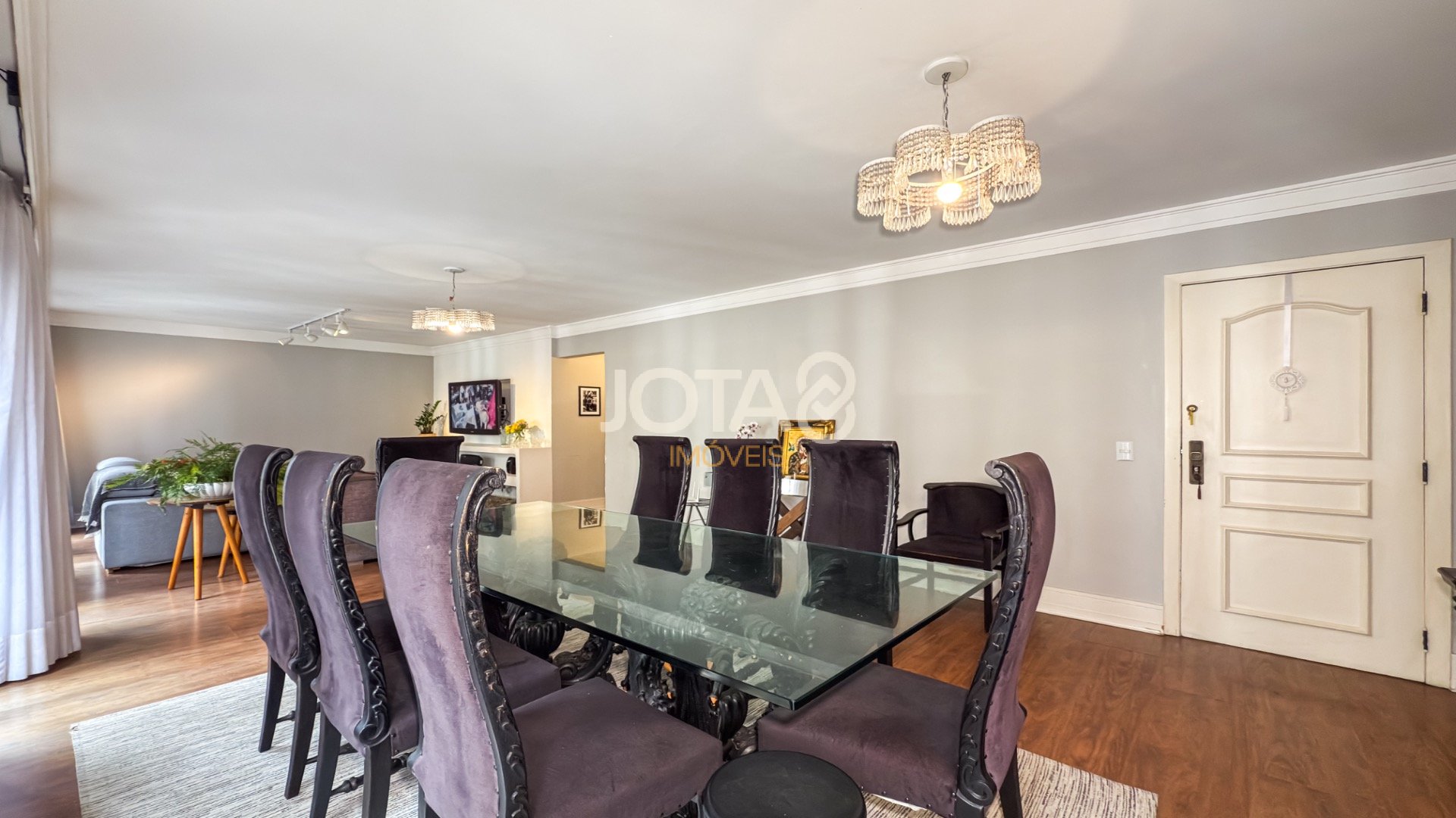 APARTAMENTO COM 4 QUARTOS E 1 SUITE NO BATEL