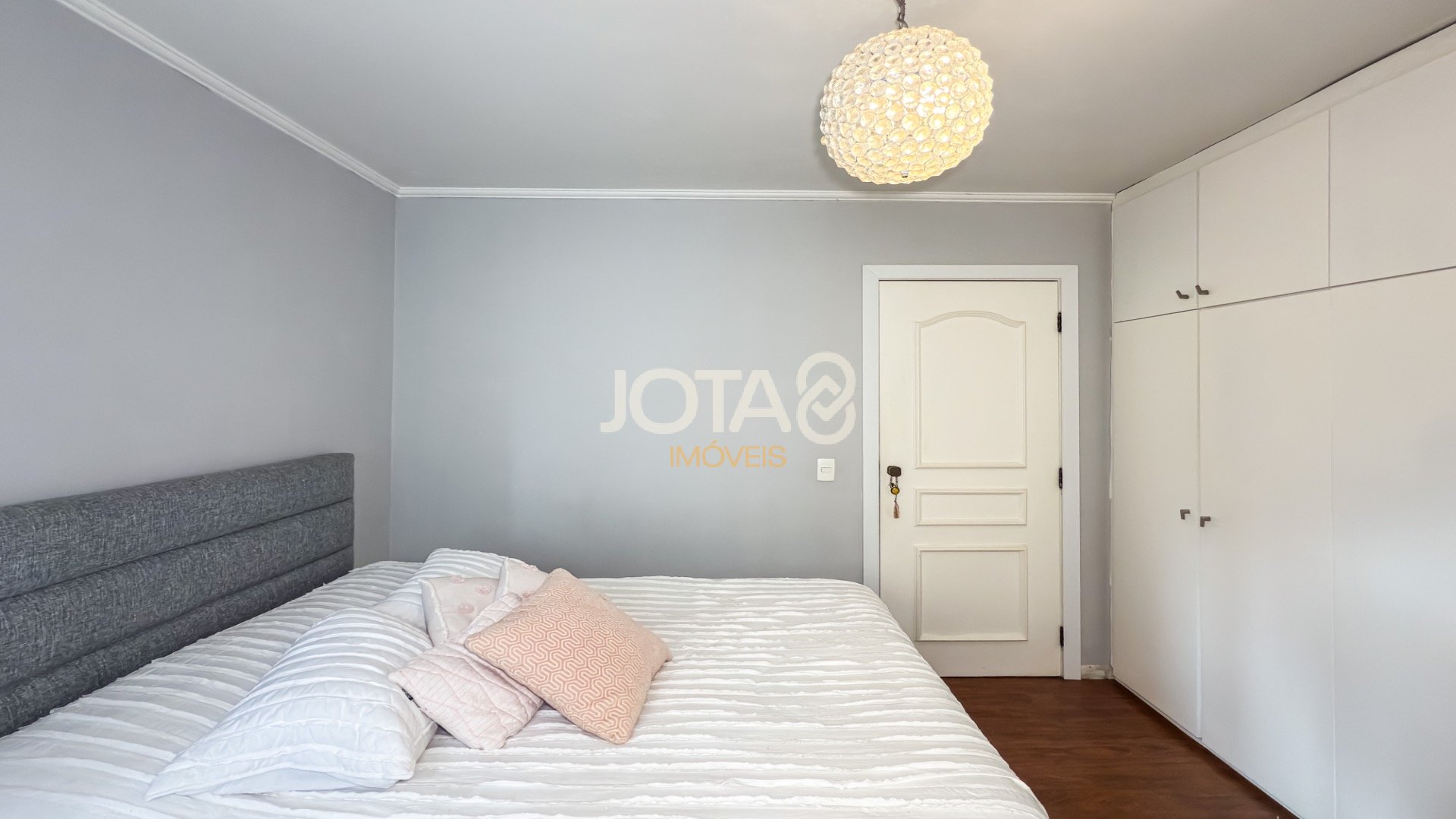 APARTAMENTO COM 4 QUARTOS E 1 SUITE NO BATEL