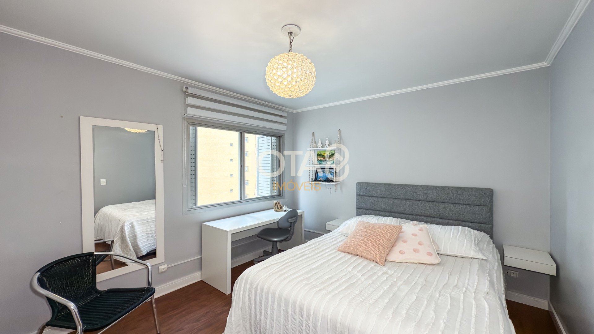 APARTAMENTO COM 4 QUARTOS E 1 SUITE NO BATEL
