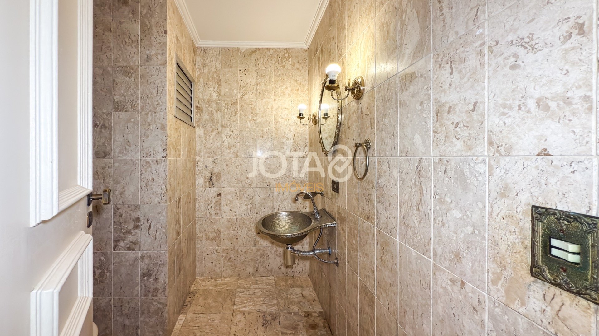 APARTAMENTO COM 4 QUARTOS E 1 SUITE NO BATEL