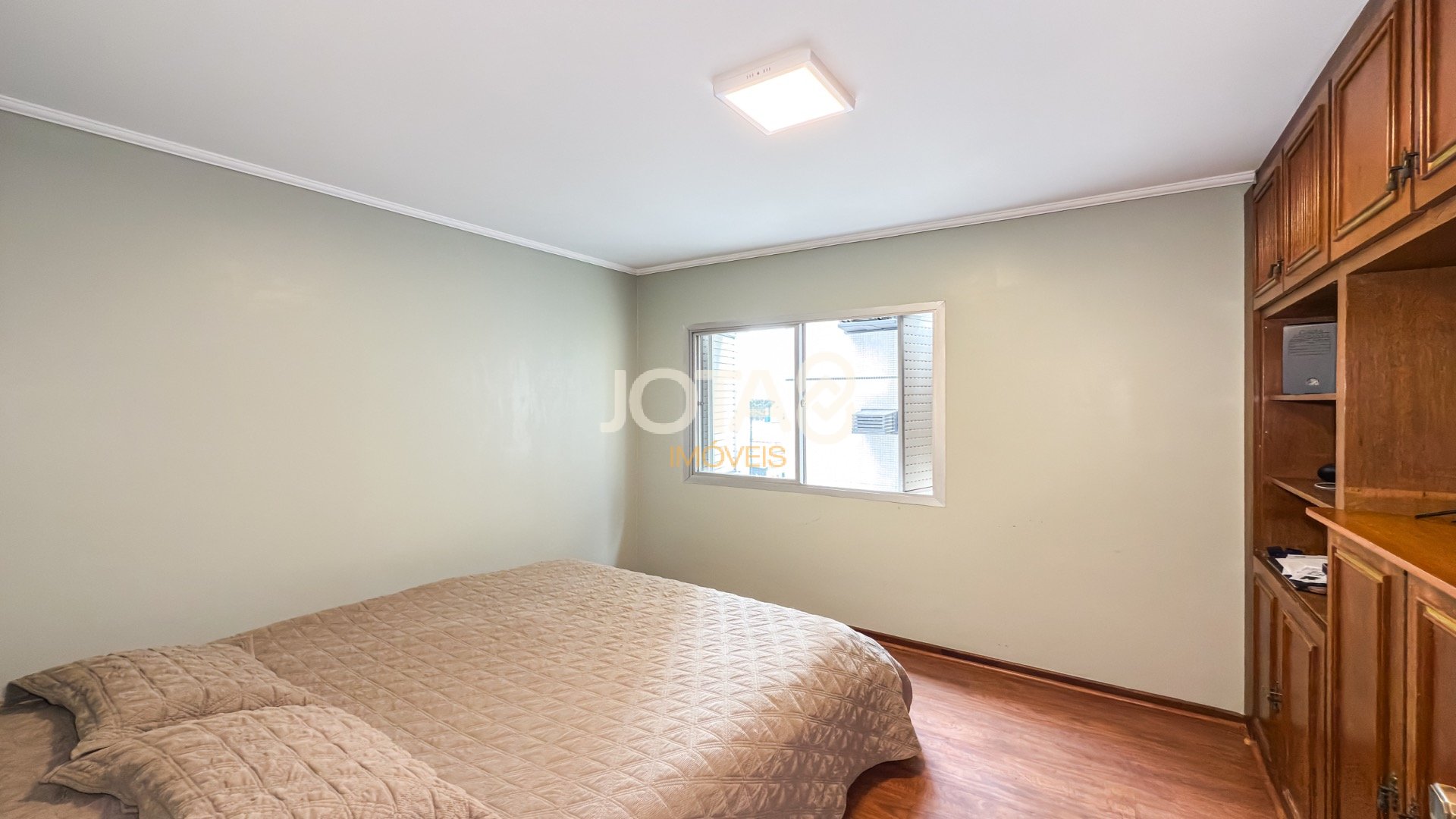 APARTAMENTO COM 4 QUARTOS E 1 SUITE NO BATEL