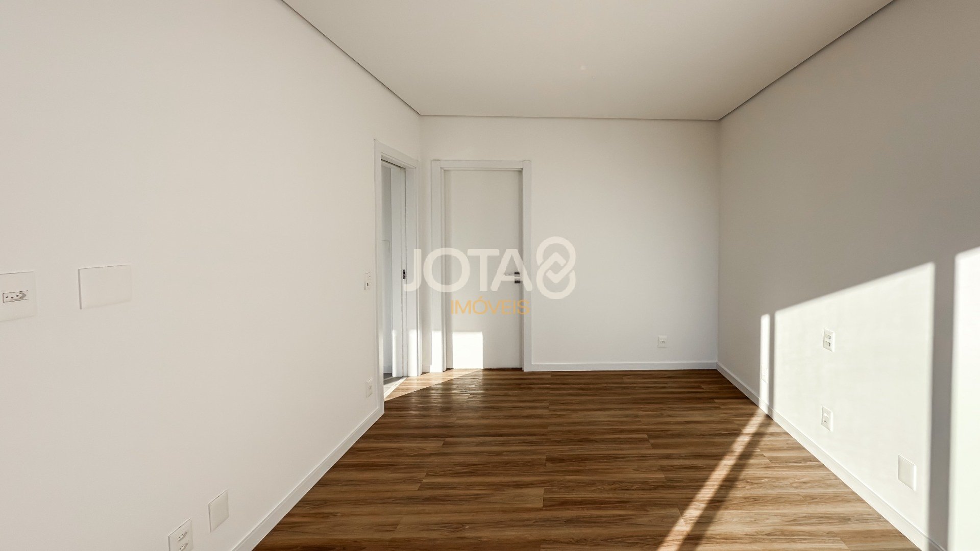 APARTAMENTO NOVO 1 SUÍTE NO VAZ BATEL