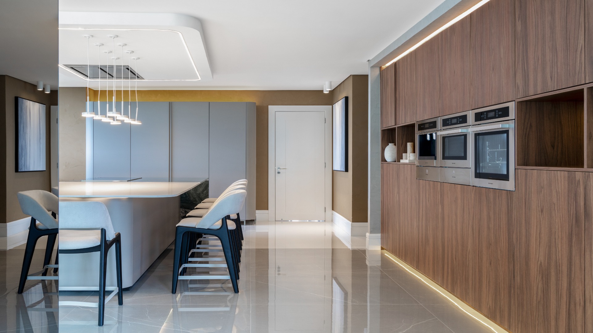 APARTAMENTOS DE 3 OU 4 SUÍTES PRONTOS PARA MORAR