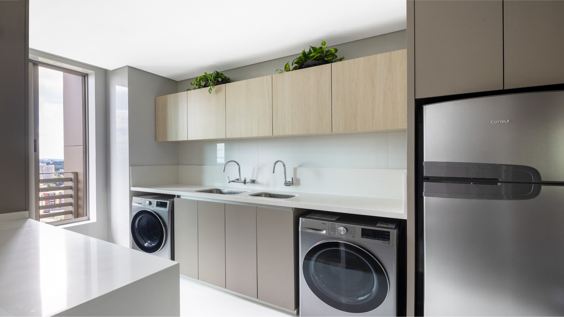 APARTAMENTOS DE 3 OU 4 SUÍTES PRONTOS PARA MORAR