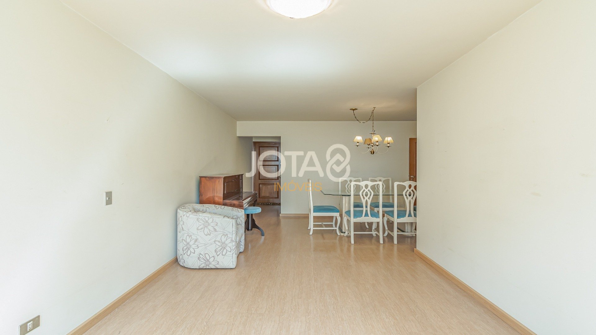 APARTAMENTO FACE NORTE COM 3 QUARTOS NO BATEL PARA RETROFIT