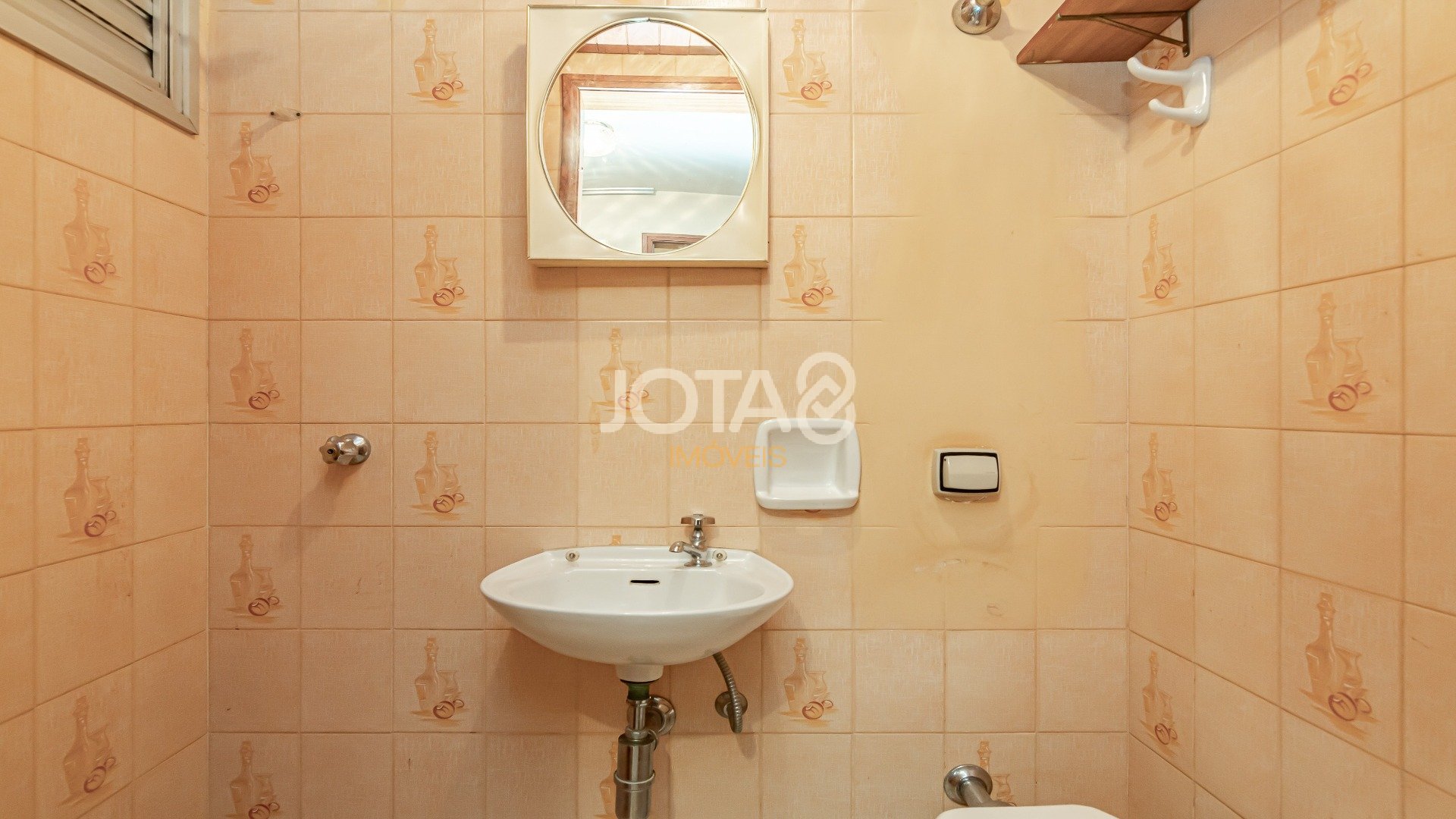 APARTAMENTO FACE NORTE COM 3 QUARTOS NO BATEL PARA RETROFIT