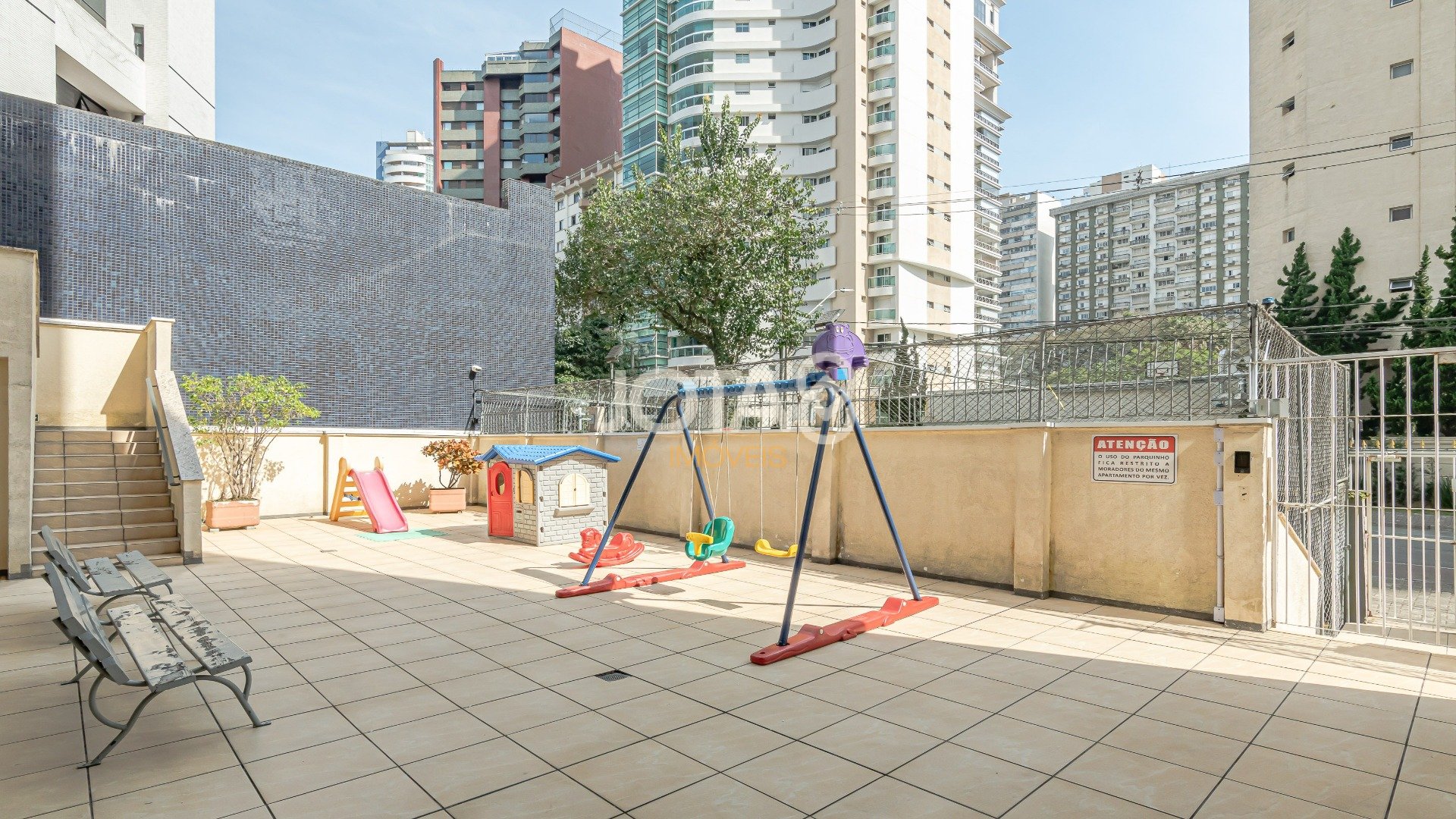 APARTAMENTO FACE NORTE COM 3 QUARTOS NO BATEL PARA RETROFIT