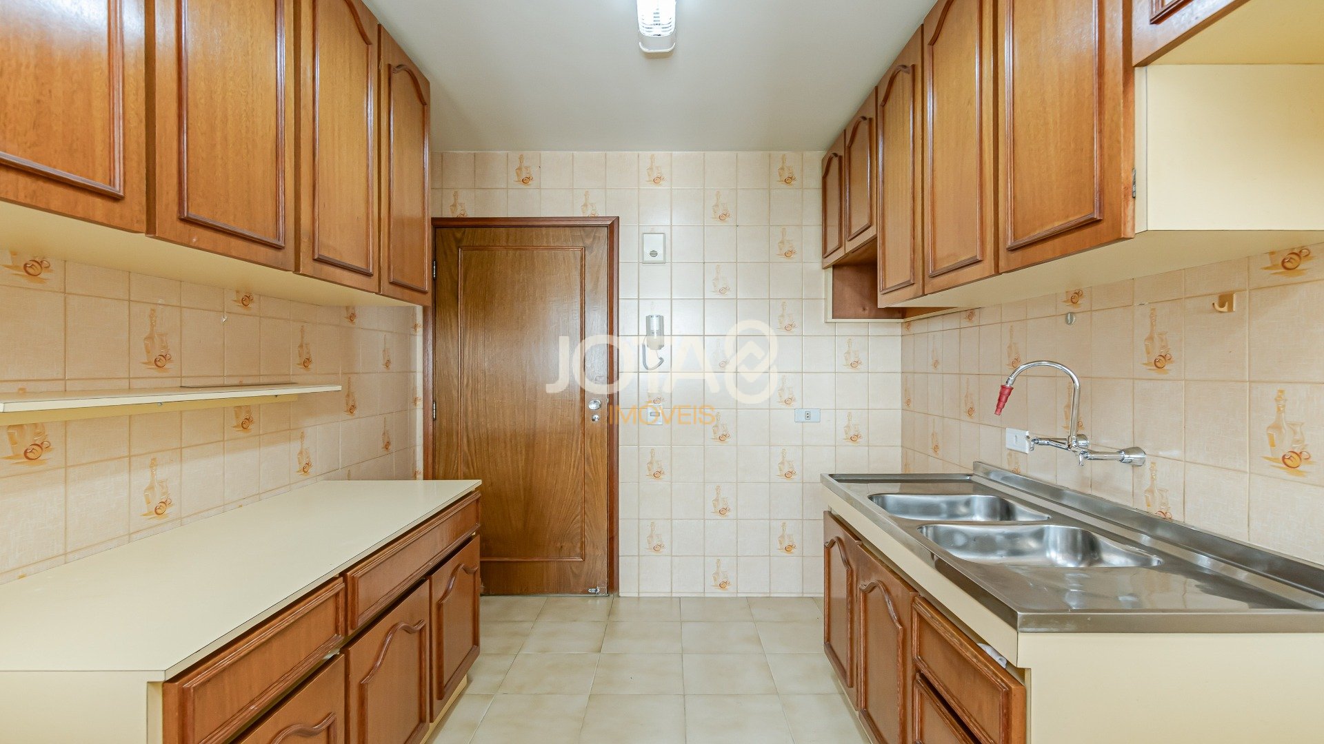 APARTAMENTO FACE NORTE COM 3 QUARTOS NO BATEL PARA RETROFIT