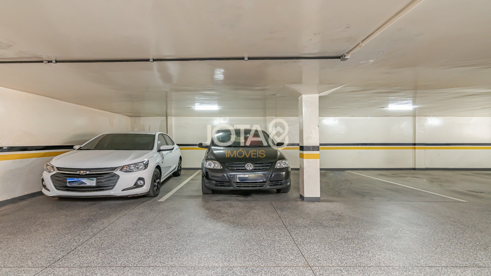 APARTAMENTO FACE NORTE COM 3 QUARTOS NO BATEL PARA RETROFIT