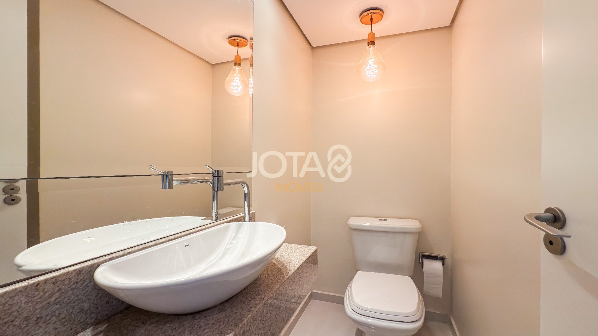 APARTAMENTO NO BATEL COM 3 DORMITÓRIOS, SUÍTE E 3 VAGAS,SEMIMOBILIADO