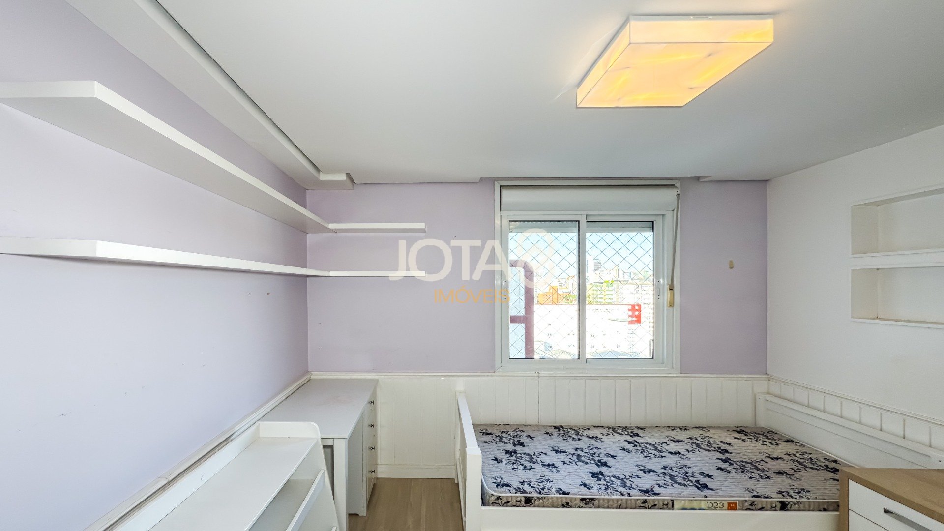 APARTAMENTO NO BATEL COM 3 DORMITÓRIOS, SUÍTE E 3 VAGAS,SEMIMOBILIADO