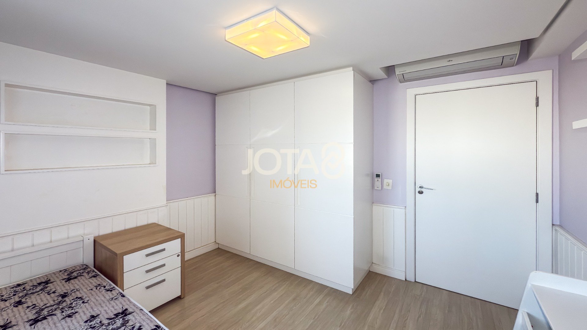APARTAMENTO NO BATEL COM 3 DORMITÓRIOS, SUÍTE E 3 VAGAS,SEMIMOBILIADO