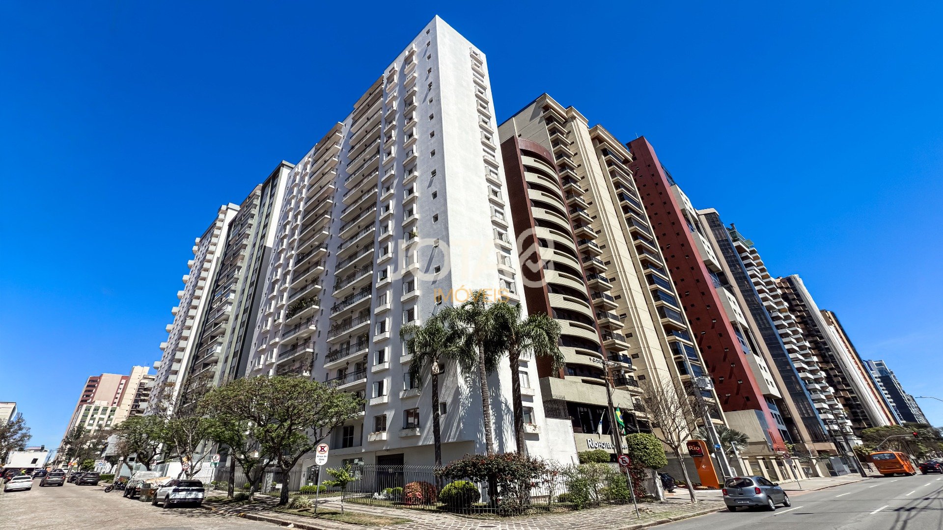 APARTAMENTO COM 3 DORMITÓRIOS NO BATEL