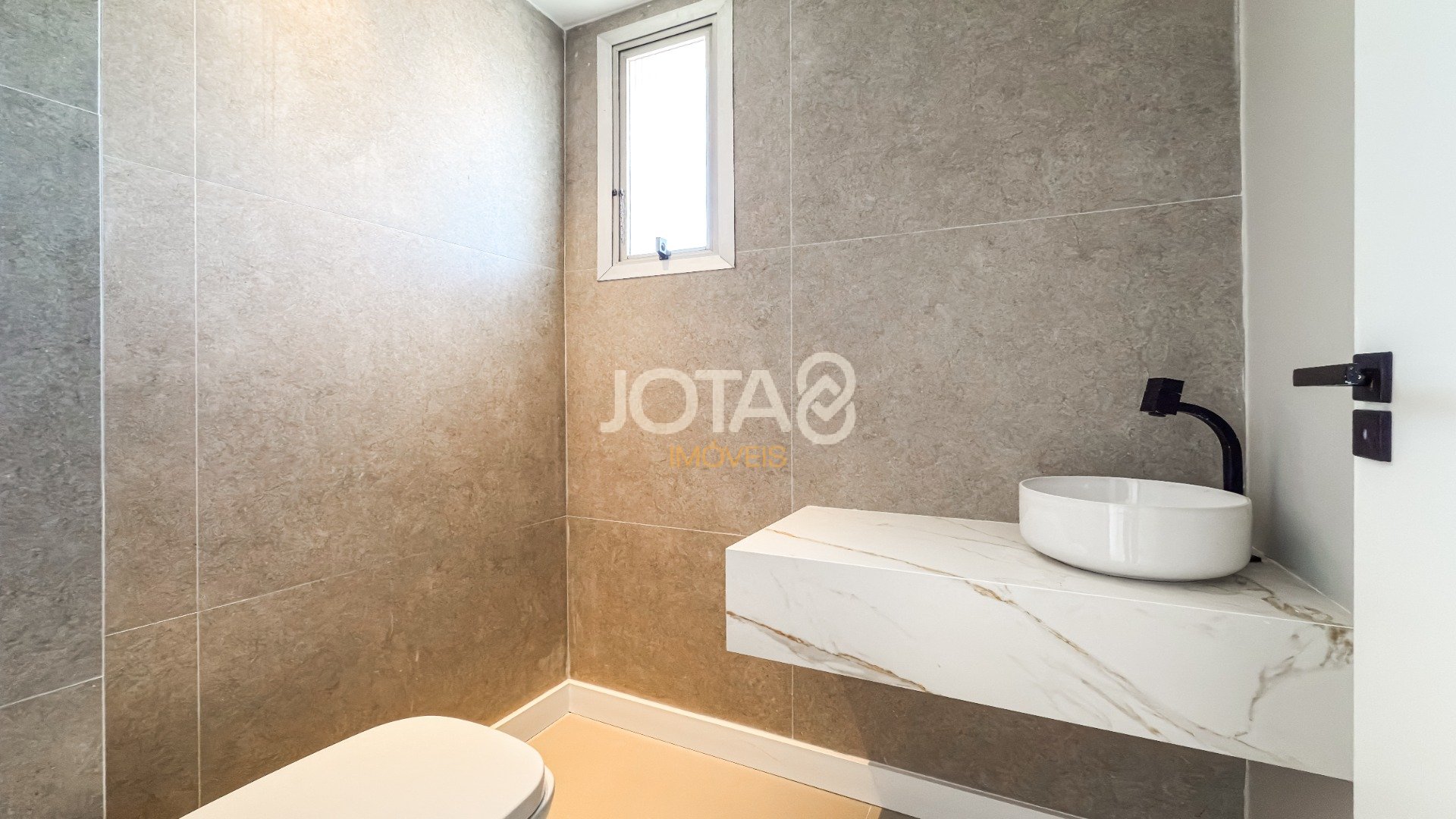 APARTAMENTO COM 3 DORMITÓRIOS NO BATEL