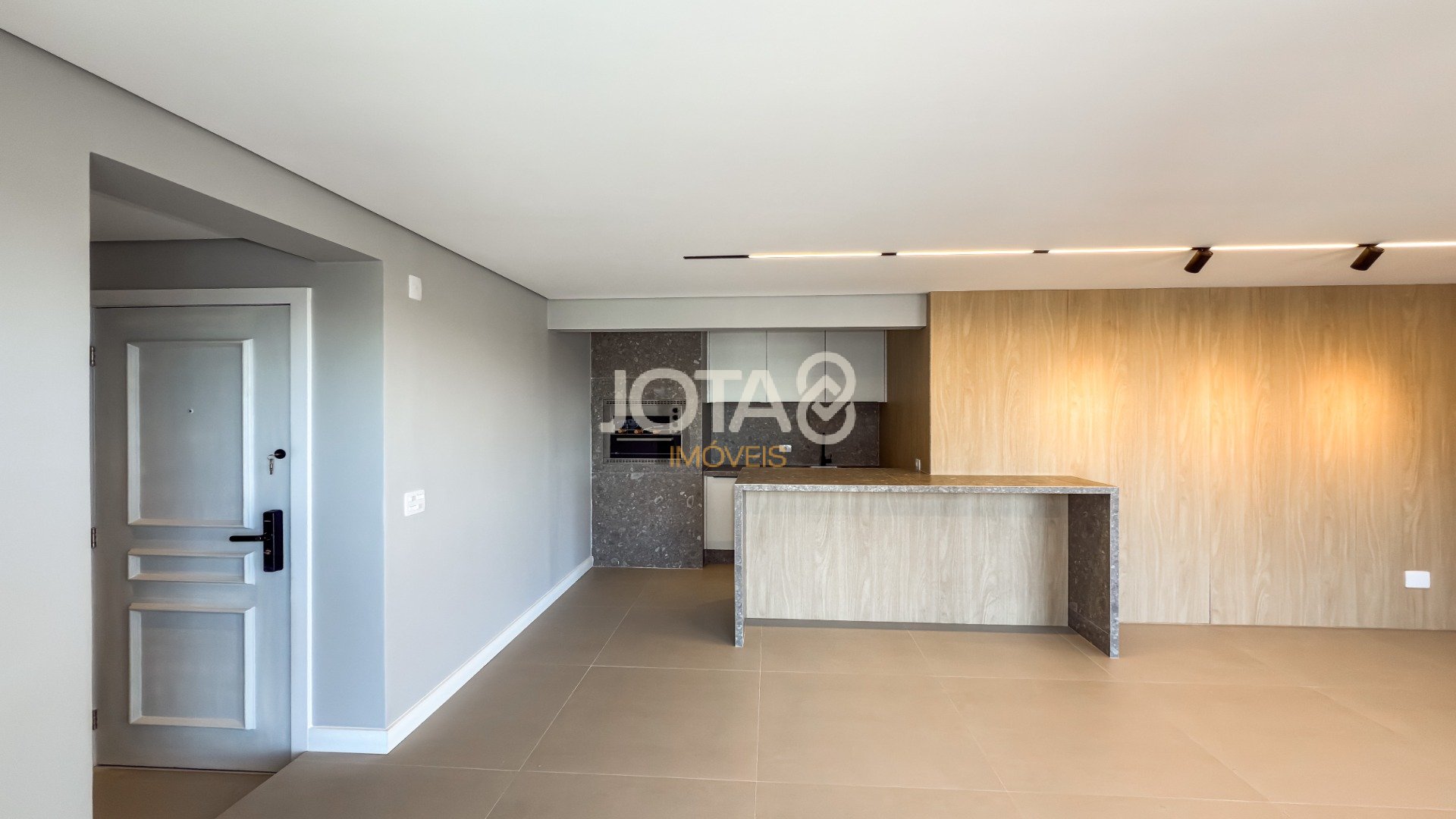 APARTAMENTO COM 3 DORMITÓRIOS NO BATEL