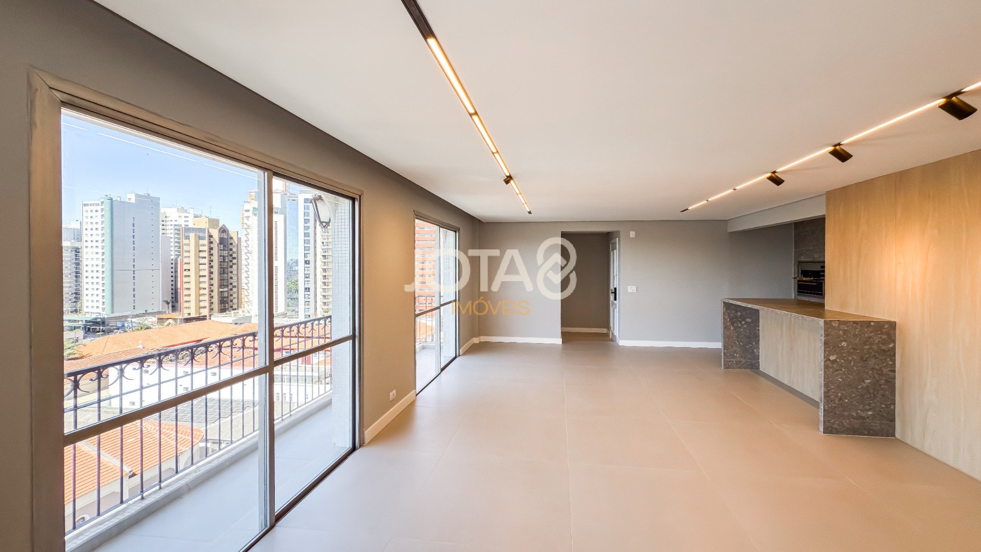 APARTAMENTO COM 3 DORMITÓRIOS NO BATEL