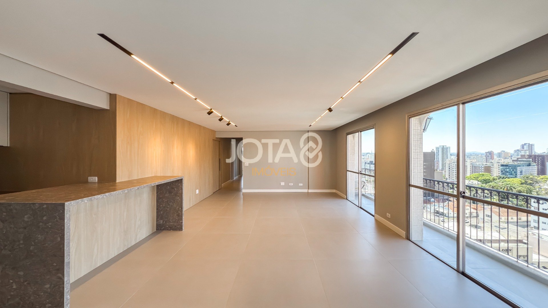 APARTAMENTO COM 3 DORMITÓRIOS NO BATEL