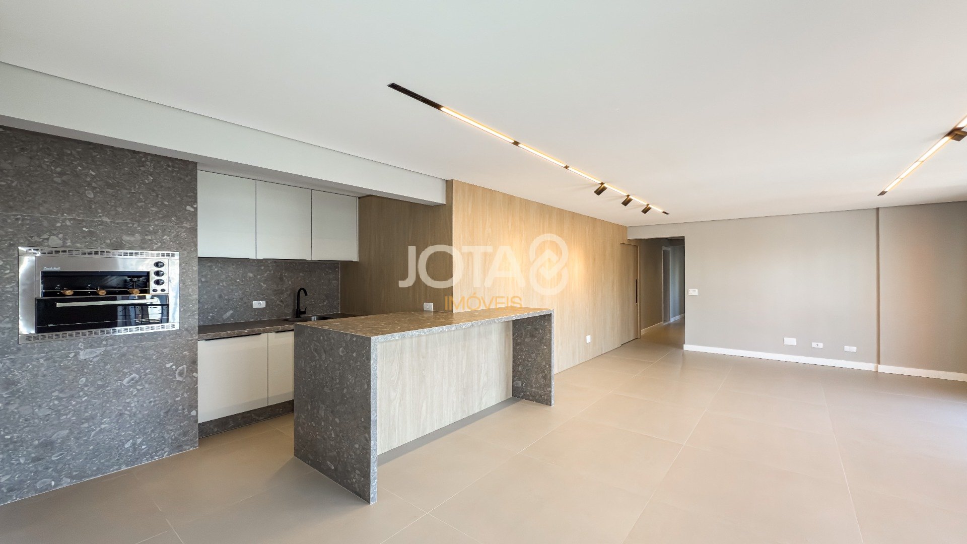 APARTAMENTO COM 3 DORMITÓRIOS NO BATEL