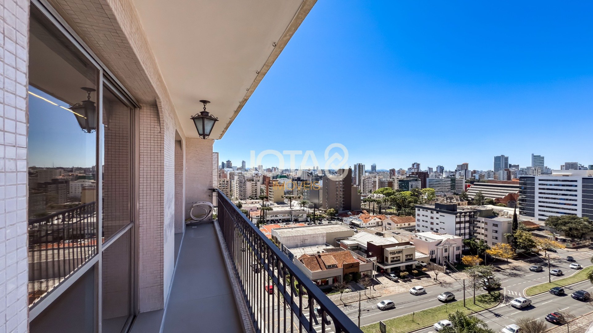 APARTAMENTO COM 3 DORMITÓRIOS NO BATEL