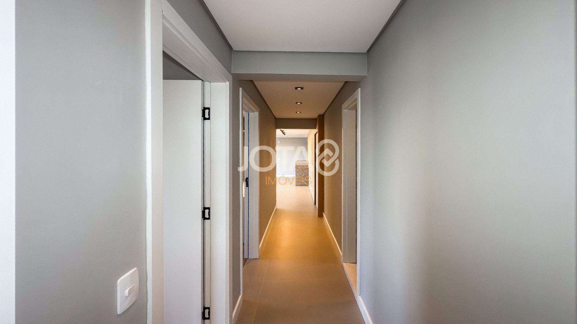 APARTAMENTO COM 3 DORMITÓRIOS NO BATEL