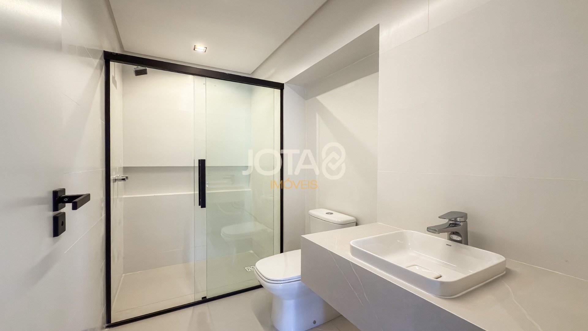 APARTAMENTO COM 3 DORMITÓRIOS NO BATEL