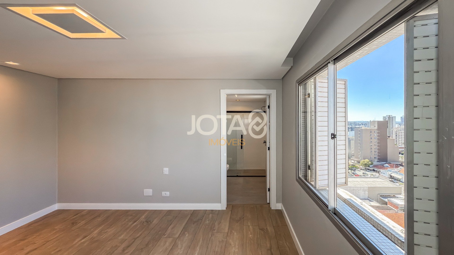 APARTAMENTO COM 3 DORMITÓRIOS NO BATEL