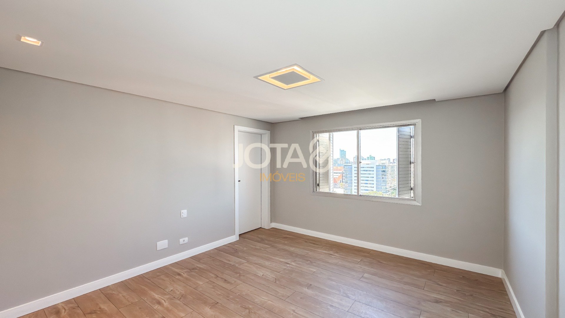 APARTAMENTO COM 3 DORMITÓRIOS NO BATEL