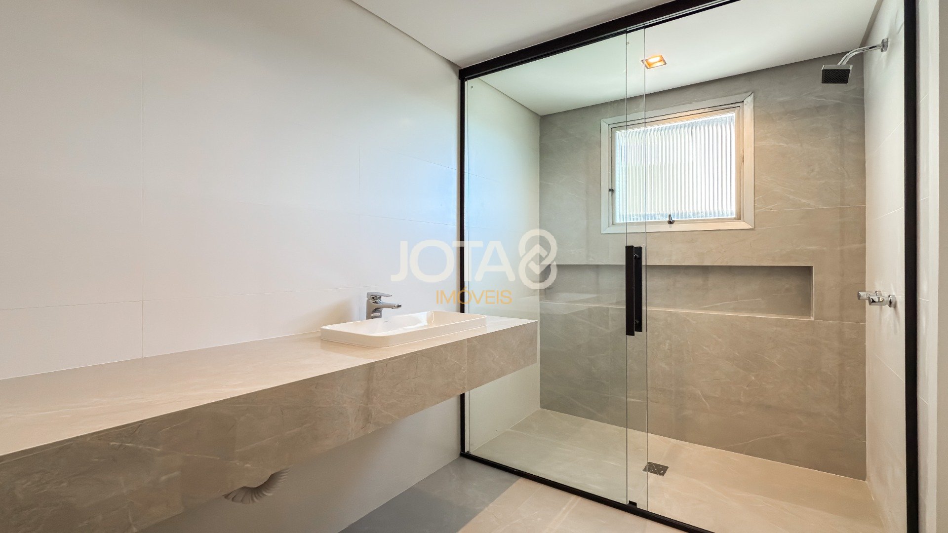 APARTAMENTO COM 3 DORMITÓRIOS NO BATEL