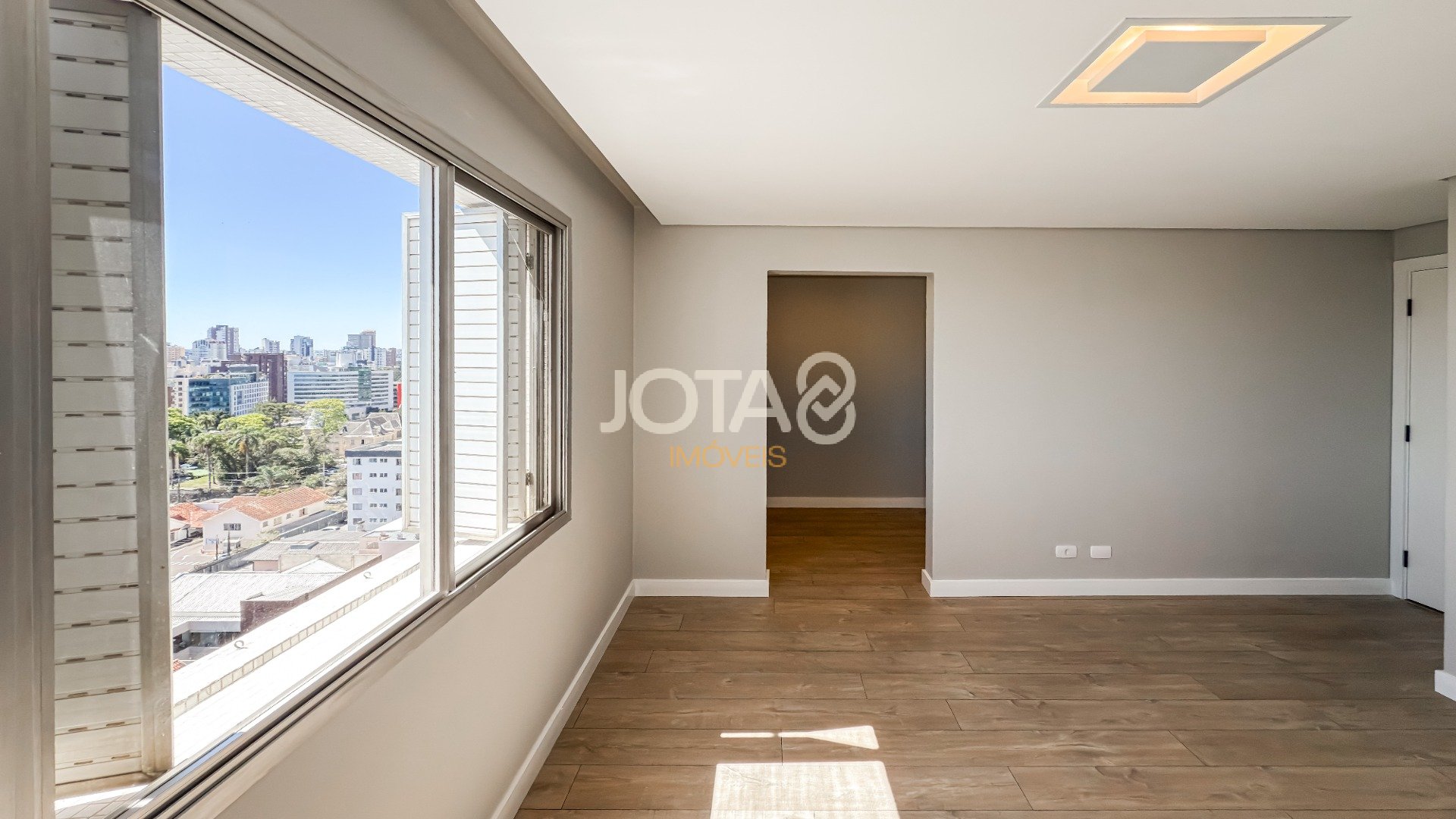 APARTAMENTO COM 3 DORMITÓRIOS NO BATEL