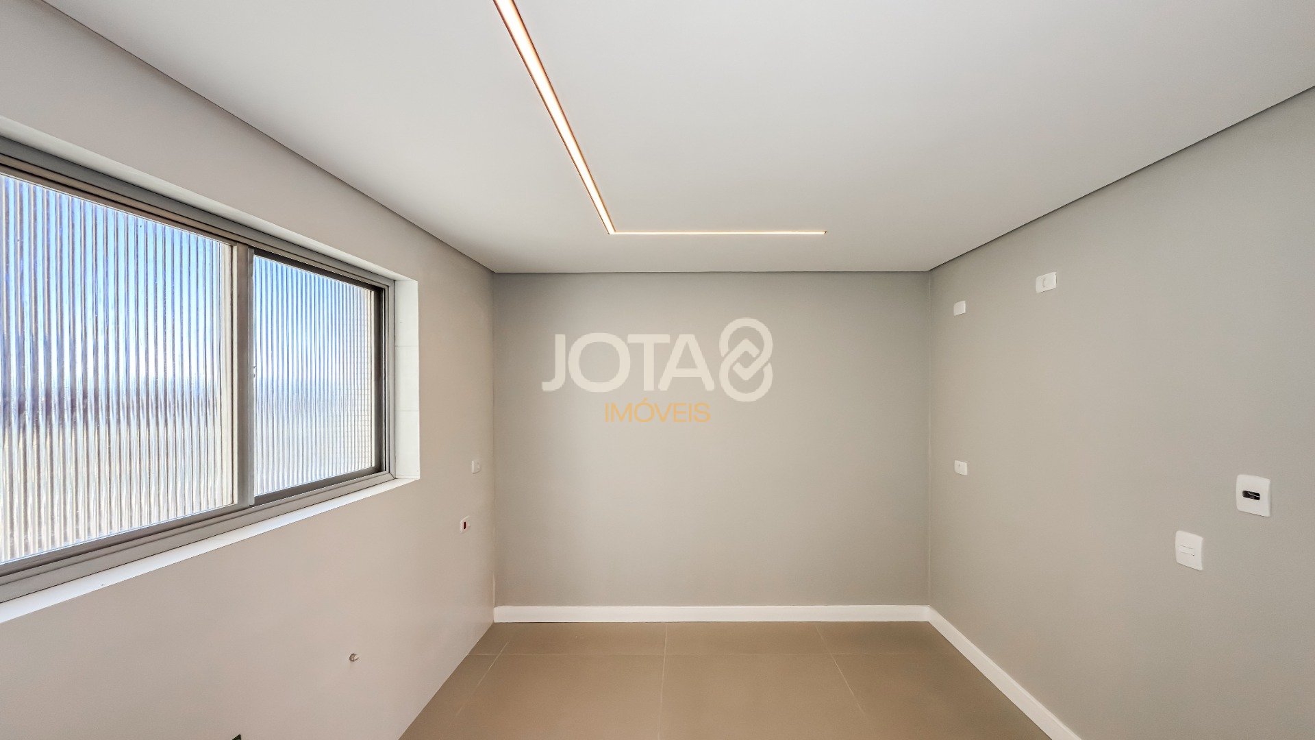 APARTAMENTO COM 3 DORMITÓRIOS NO BATEL