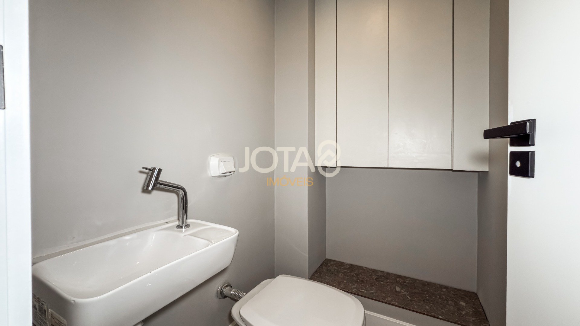 APARTAMENTO COM 3 DORMITÓRIOS NO BATEL