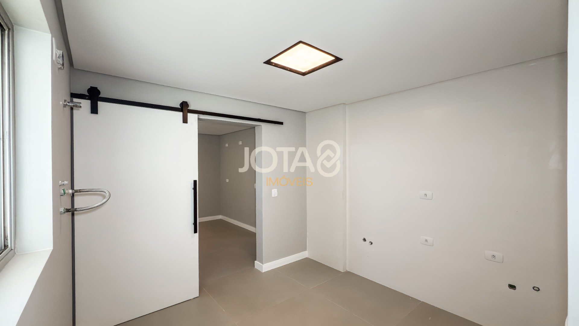 APARTAMENTO COM 3 DORMITÓRIOS NO BATEL