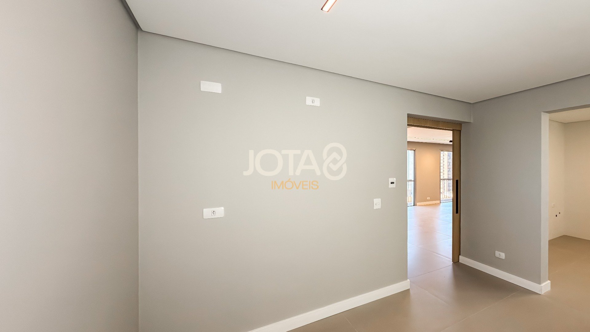 APARTAMENTO COM 3 DORMITÓRIOS NO BATEL