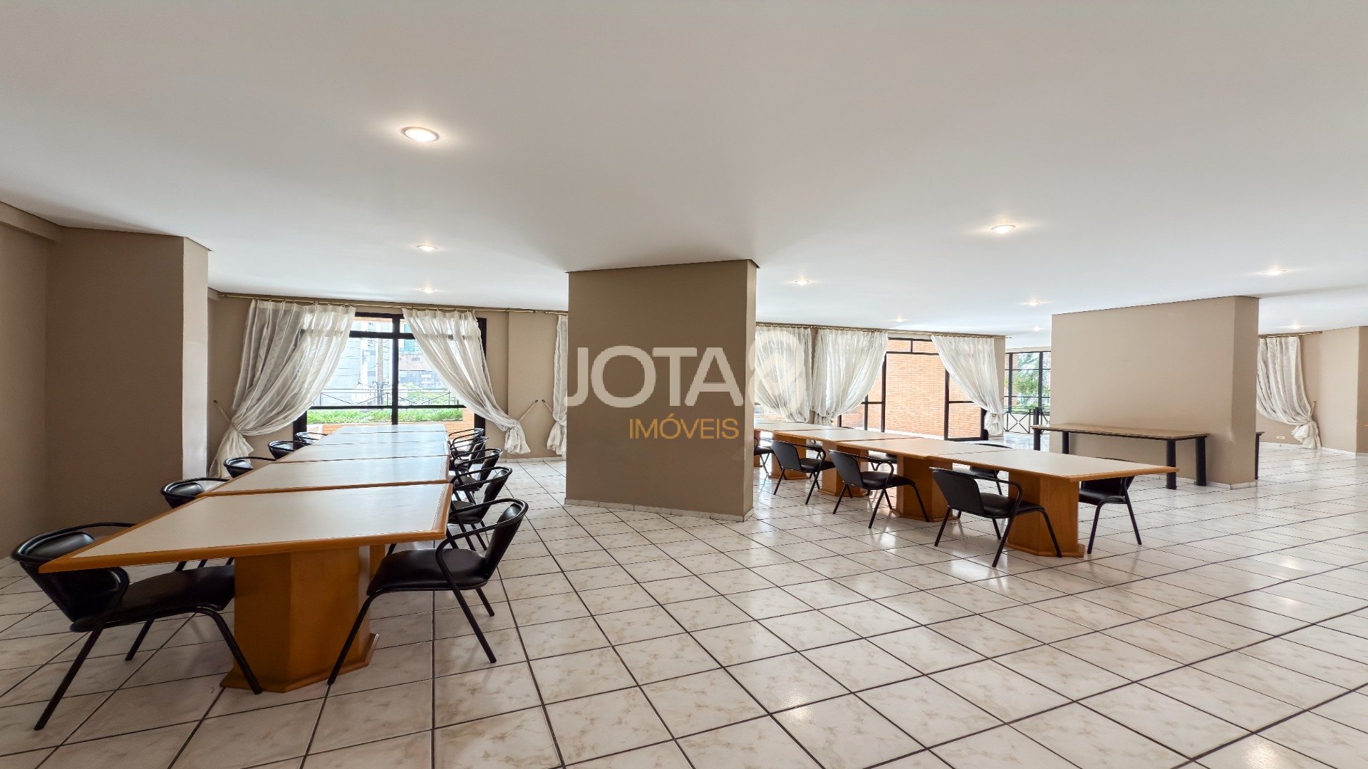 APARTAMENTO 2 QUARTOS NO CORAÇÃO DO BIGORRILHO