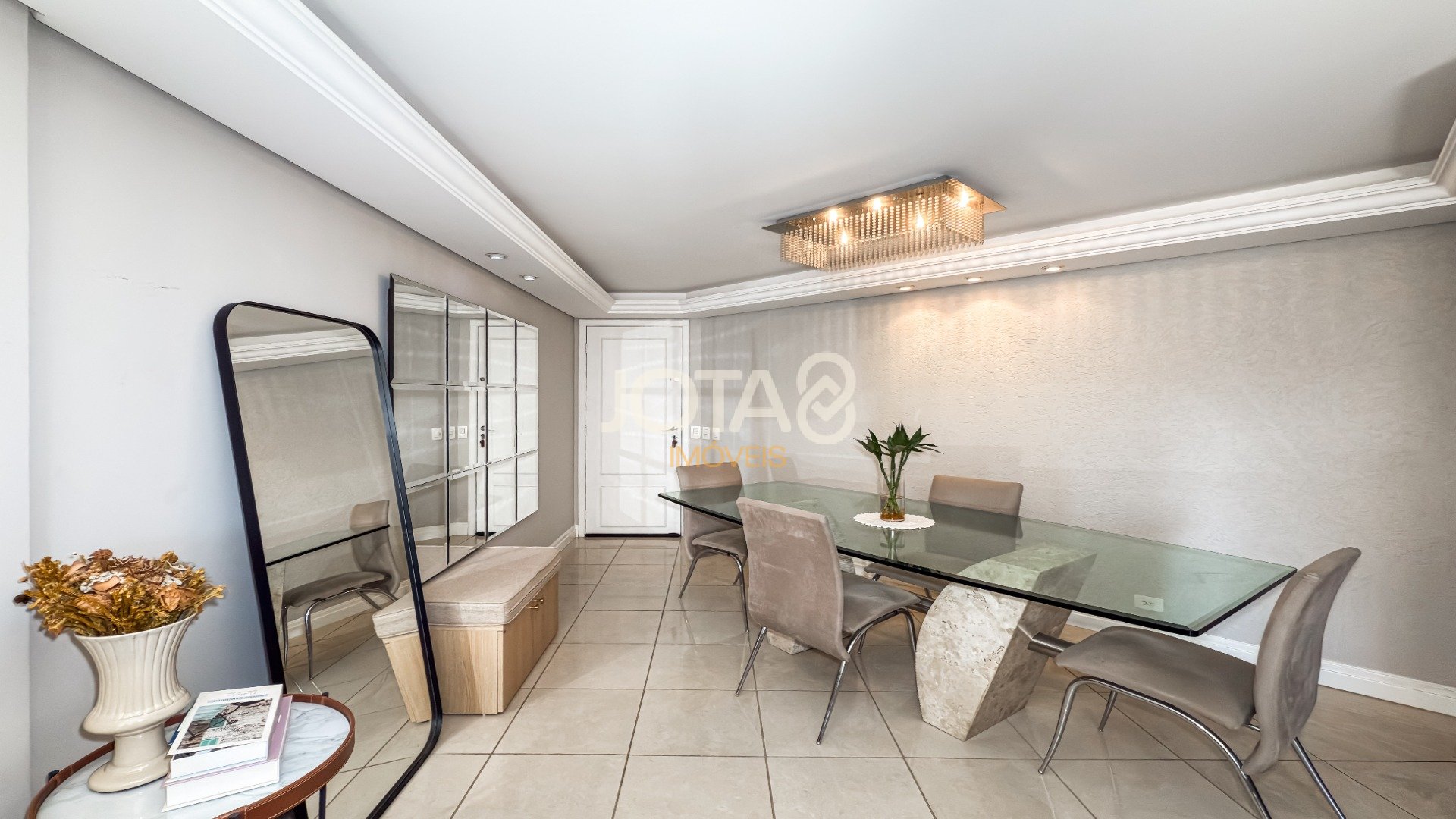 APARTAMENTO 2 QUARTOS NO CORAÇÃO DO BIGORRILHO