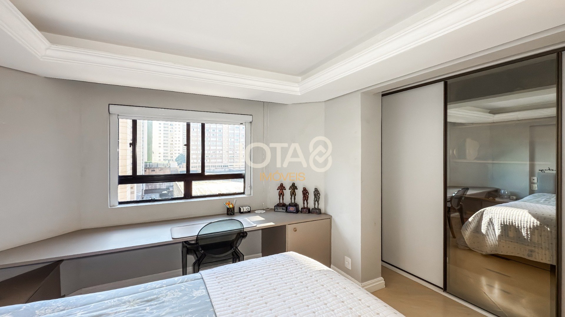 APARTAMENTO 2 QUARTOS NO CORAÇÃO DO BIGORRILHO