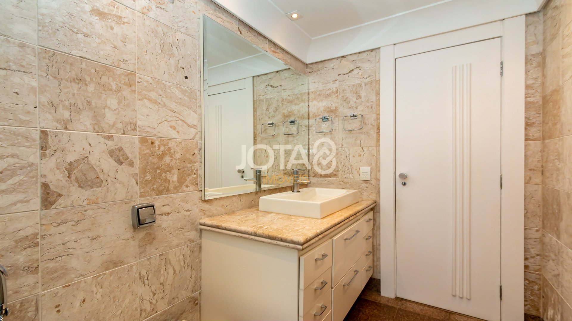 APARTAMENTO COM 4 QUARTOS, ANDAR ALTO, FACE NORTE E NA PRAÇA DO JAPÃO!