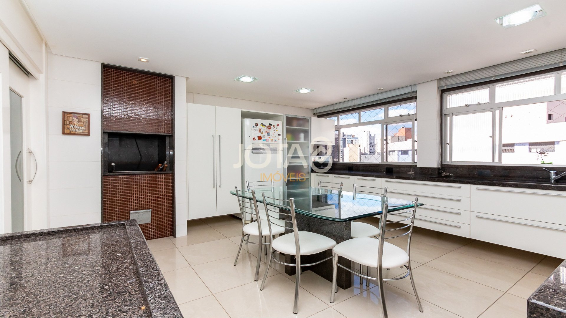 APARTAMENTO COM 4 QUARTOS, ANDAR ALTO, FACE NORTE E NA PRAÇA DO JAPÃO!