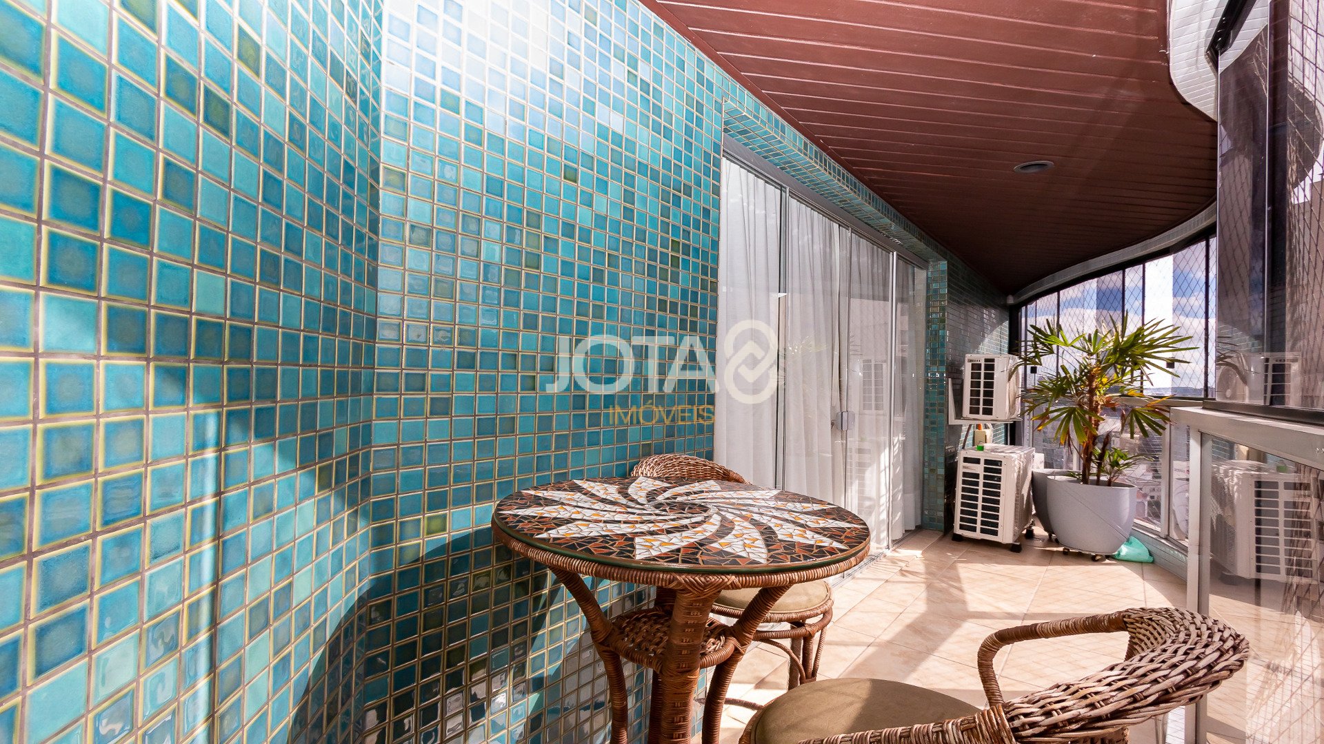 APARTAMENTO COM 4 QUARTOS, ANDAR ALTO, FACE NORTE E NA PRAÇA DO JAPÃO!