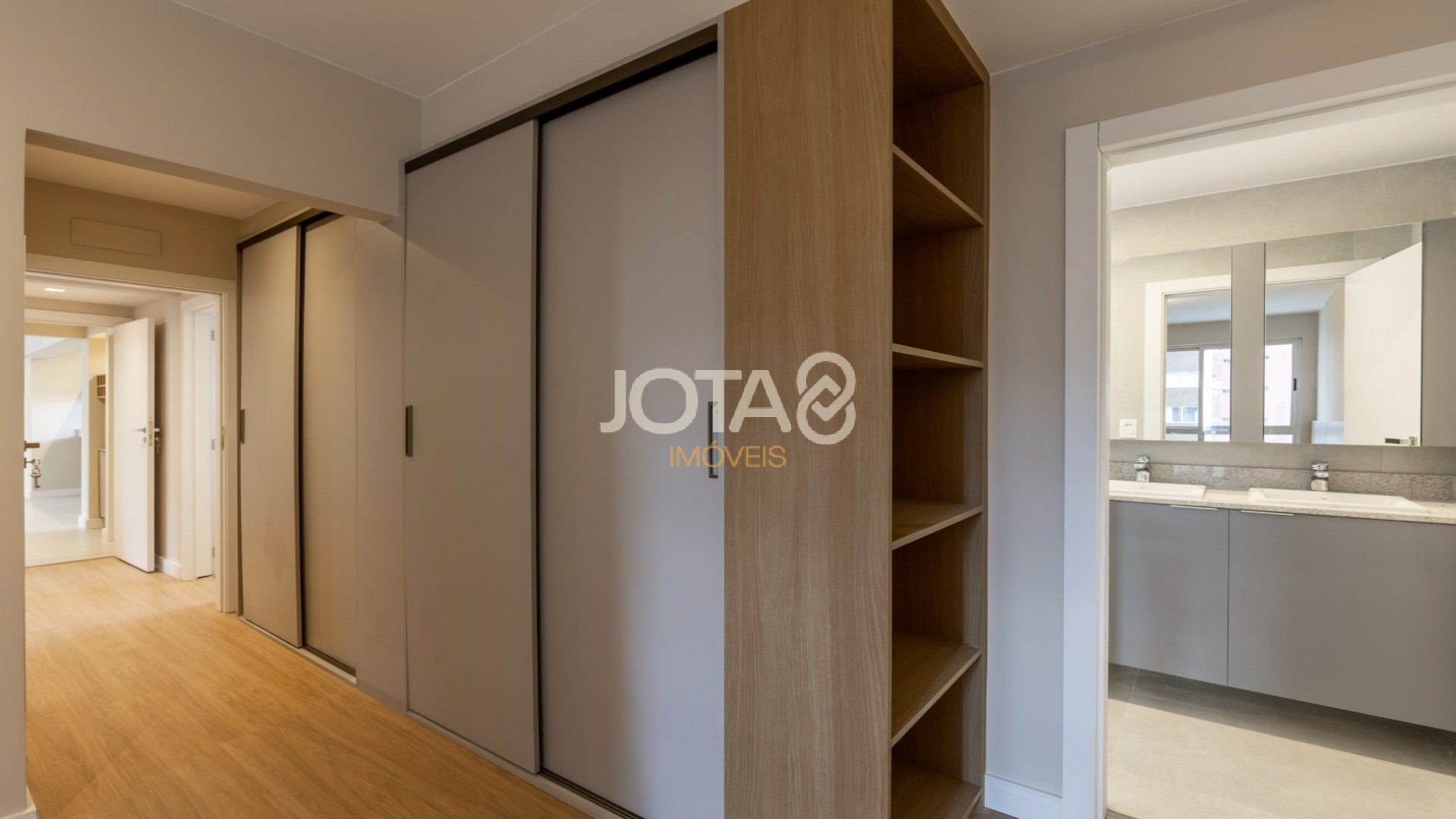 APARTAMENTO 3 QUARTOS ILUMINADO